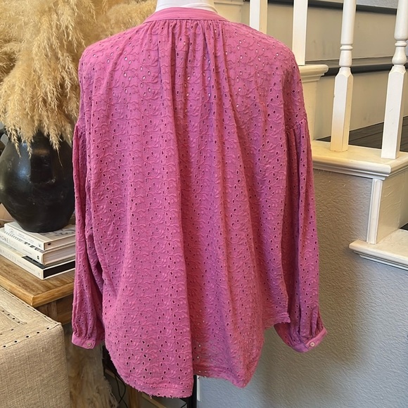 Free People Maddison Eyelet Blouse Button Front Long Sleeve Oversized SZ XS - Picture 5 of 8